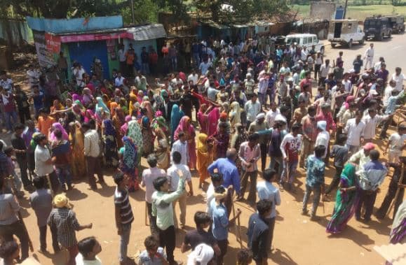 ग्रामीणों और पारधियों के बीच झड़प, आधा दर्जन घायल, चक्काजाम किया