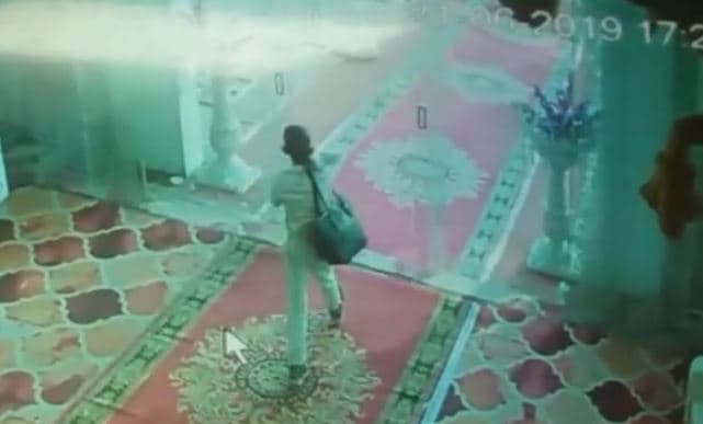 शादी समारोह से 7 लाख नगद और जेवर भरा बैग लेकर बच्चा फरार, CCTV में कैद