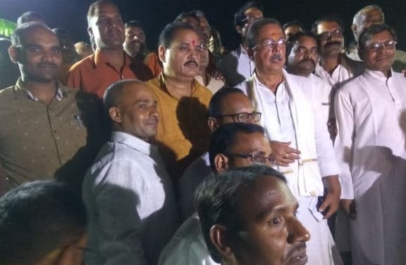 पूर्व अधिवक्ता संघ अध्यक्ष  126 सहयोगियों सहित भाजपा छोड़ कांग्रेस में शामिल
