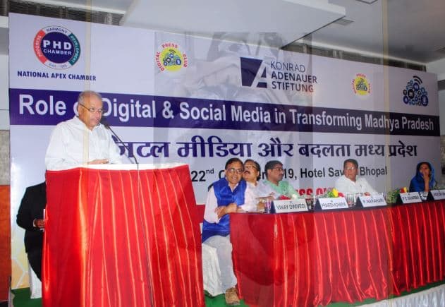 इंटरनेट को भारत मौलिक अधिकार बनाये सरकार: वरिष्ठ पत्रकार पचौरी