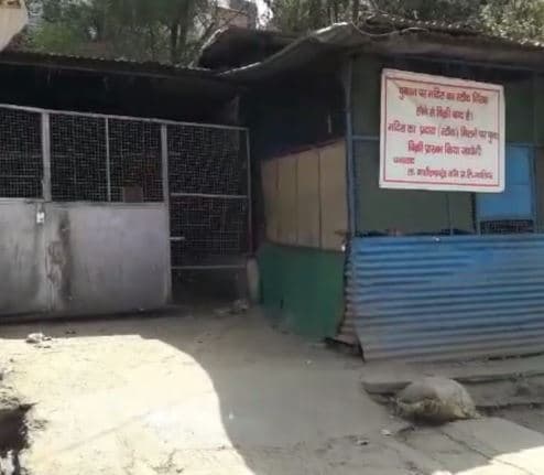 आबकारी महकमे की मिलीभगत से सरकारी राजस्व को चूना लगा रही तीन शराब दुकानें सील