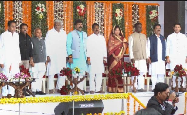 मध्य प्रदेश : कॉलेज ड्रॉपआउट मंत्री सरकारी वेबसाइट पर बने ग्रेजुएट!