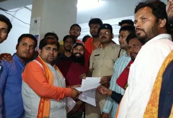 वित्तमंत्री के खिलाफ भाजपा नेताओं ने की शिकायत