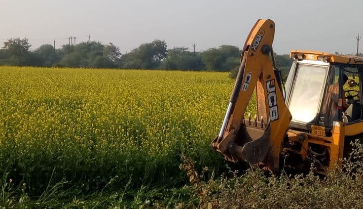 120 करोड़ की सरकारी जमीन पर हो रही थी खेती, प्रशासन ने मुक्त कराई