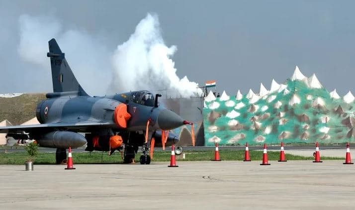 कारगिल की चोटियों पर ऐसे फहराया तिरंगा, ग्वालियर एयरबेस पर रीक्रिएशन से IAF ने दिखाई ताकत