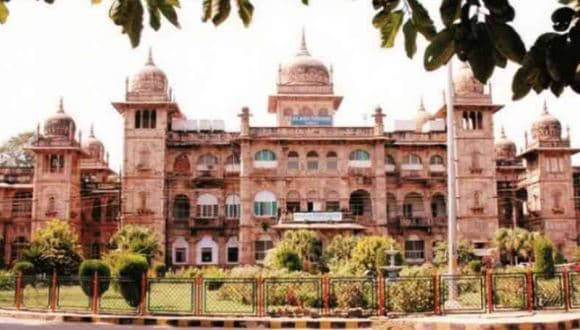 अंग्रेजों द्वारा दिए गए “सर” शब्द से आखिर अफसरों को इतनी मोहब्बत क्यों..?