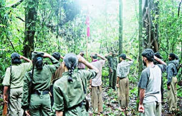 बालाघाट में बढ़ा नक्सली मूवमेंट, गांवों में ले रहे बैठक