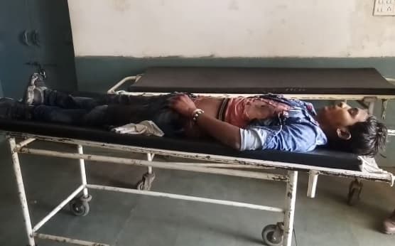 पत्नी ने पति के पहले ���ाना खाया तो पति ने खुद को गोली मारकर की आत्महत्या