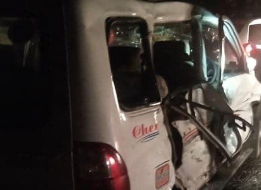 MP में सड़क हादसा :तेज रफ्तार ट्राले ने कार को मारी टक्कर, 2 की दर्दनाक मौत, कई घायल