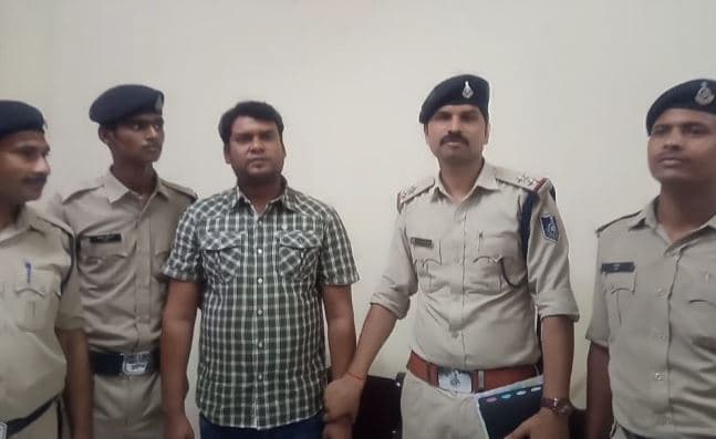 यूपी का लड़का बना एमपी के मंत्री का ‘भांजा’, सर्किट हाउस में किए कई दिन मज़े