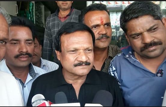 PWD मंत्री ने चुनाव आयोग पर लगाए पक्षपात के आरोप, बोले-जेब में रखते है मोदी