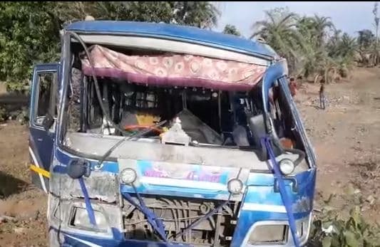एमपी: इंदौर जा रही यात्री बस अचानक पलटी, तीन की मौत, 20 से अधिक जख्मी
