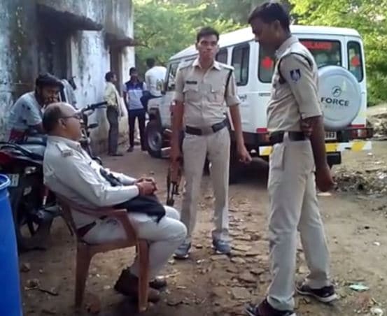 जीजा ने साले पर किए 9 राउंड फायर, 5 गोली लगने के बाद मौत
