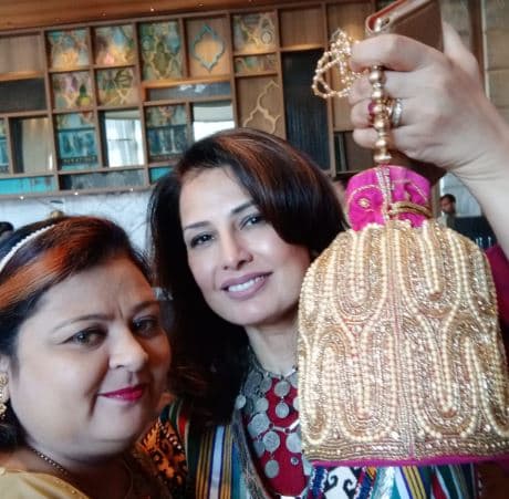 अंतर्राष्ट्रीय मंच पर दिखी भोपाल की कला, देश-दुनिया से आए लोगों ने सराहा जरी वर्क