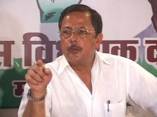 अजय सिंह का पीएम मोदी पर हमला, बोले-खुद एसी के मंच पर रहे और जनता को धूप में बैठाया