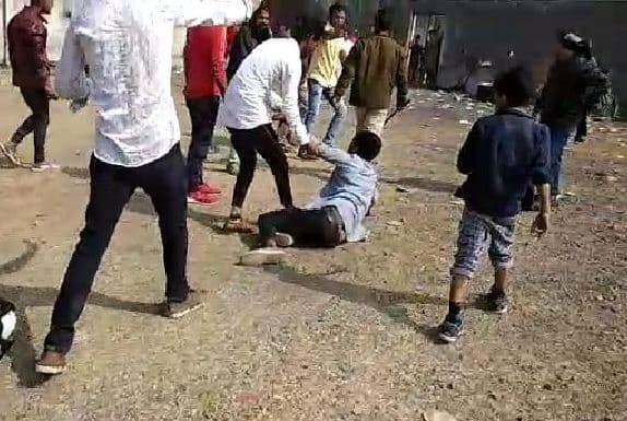 यहां गणतंत्र दिवस पर उपद्रव, जमकर हुई तोड़फोड़, प्रशासन ने लगाई धारा 144