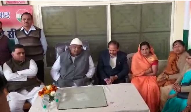 VIDEO : जब अस्पताल की अव्यवस्था को लेकर मंत्री ने सिविल सर्जन को लगाई फटकार