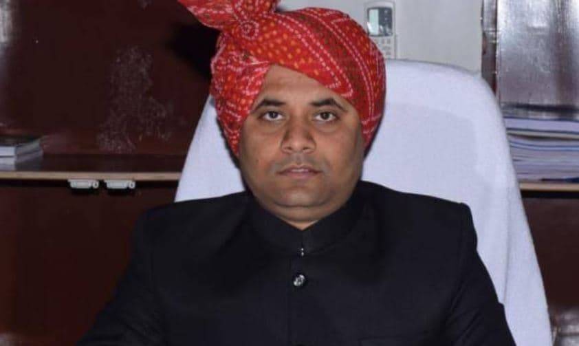 कलेक्टर के खिलाफ किसने की साजिश