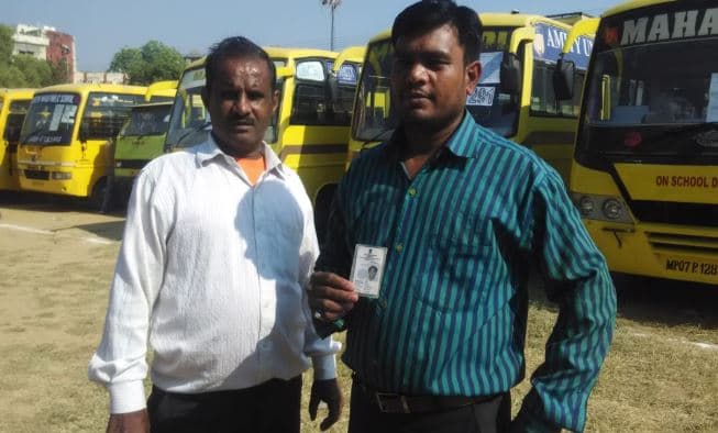 चुनाव डयूटी में लगे वाहनों के कर्मचारियों ने किया मत का प्रयोग