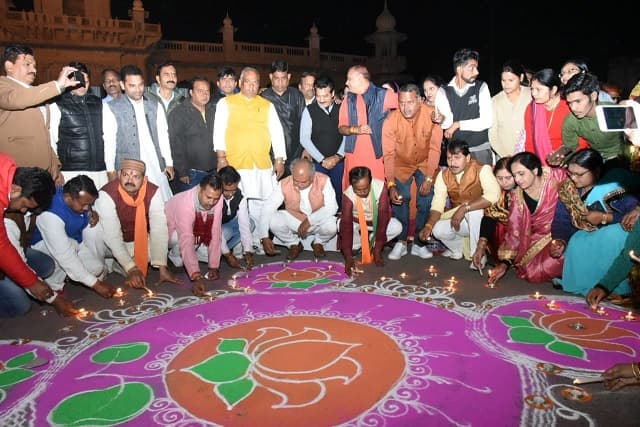 कमल ज्योति संकल्प अभियान के शुभारम्भ पर बोले केन्द्रीय मंत्री चौकीदार जाग रहा है