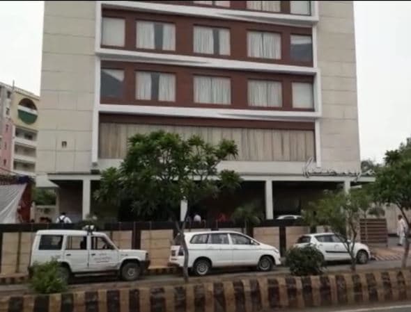 गेस्ट हाउस की परमिशन पर बना लिया होटल रमाया, T&CP ने बंद करने के दिए निर्देश