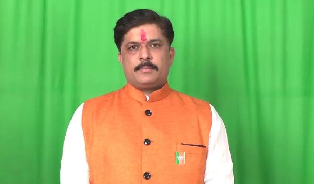 सांसद केपी यादव एक और विवाद में घिरे, अब सामने आया जमीन पर कब्जे का मामला