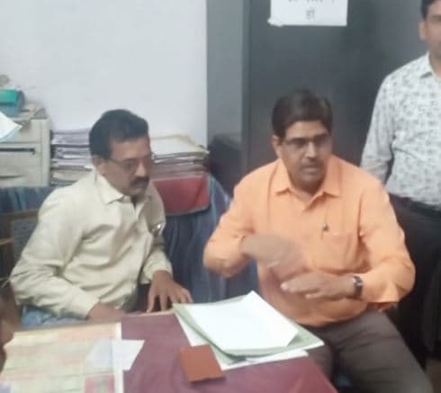 एसडीएम कार्यालय के बाबू को लोकायुक्त टीम ने रिश्वत लेते पकड़ा