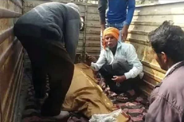 खेत में पानी देने गए किसान की पत्थर से सिर कुचलकर हत्या, इलाके में मचा हड़कंप