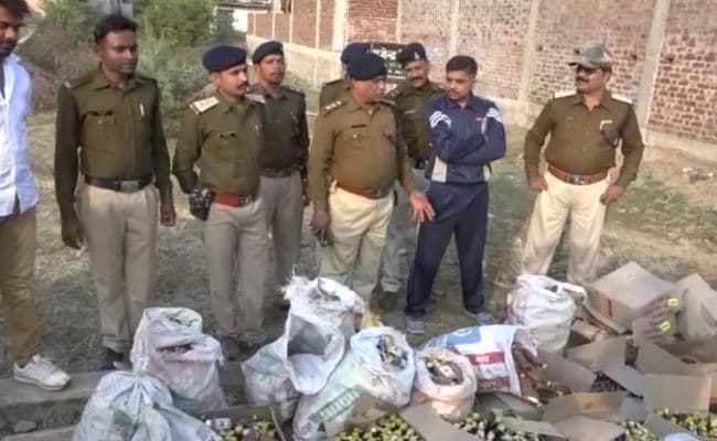 मतदान से पहले देशी और विदेशी शराब का जखीरा पकड़ाया
