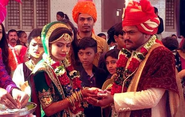 विवाह के बंधन में बंधे हार्दिक पटेल, जानिये कौन है दुल्हन