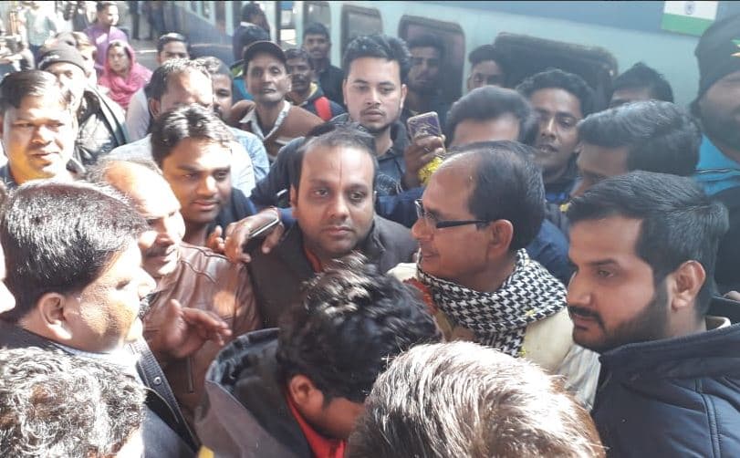 शिवराज की नई सरकार को चेतावनी- जनकल्याणकारी योजनाएं बंद नही होना चाहिए