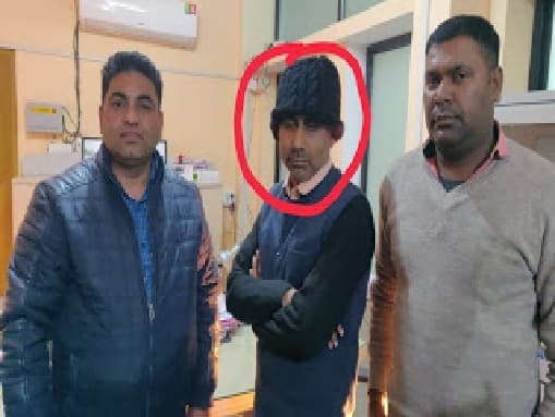 मैनेजर ने मांगी प्रमाण पत्र के लिए एक लाख की रिश्वत, रंगे हाथों गिरफ्तार