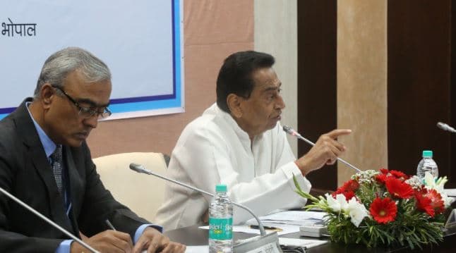 सीएम की दो टूक. अंग्रेजों के जमाने से चली आ रही व्यवस्था को बदलो