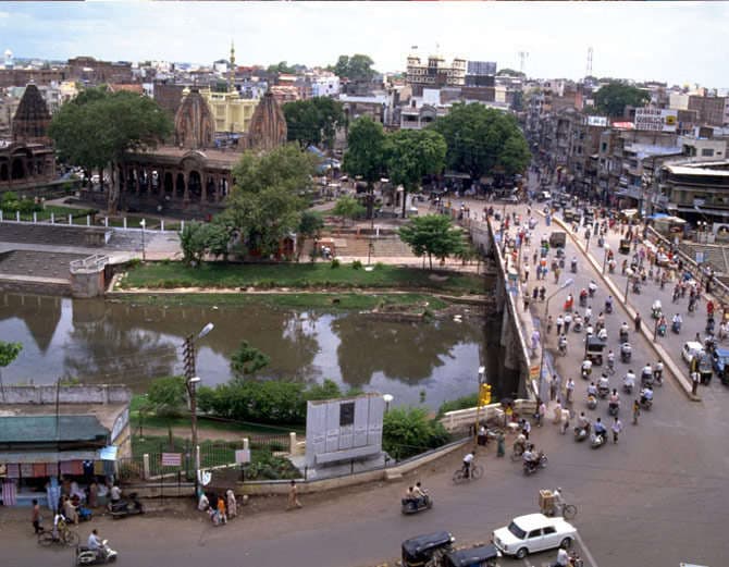 रहस्यमय बदबू से परेशान हैं देश के सबसे स्वच्छ शहर के बाशिंदे