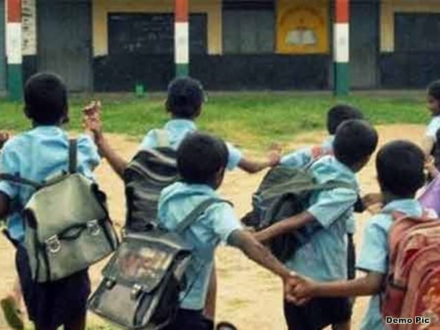 डेंजर जोन में जबलपुर के 15 सरकारी स्कूल, भाजपा सांसद का गोद लिया गांव भी शामिल