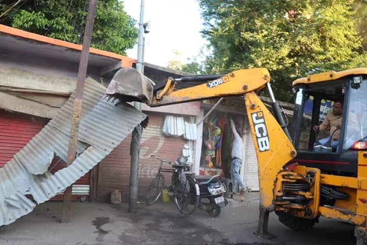 सीहोर मे भू-मफियाओं के खिलाफ जारी है एक्शन