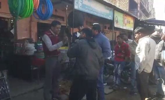सरकार ने किसानों का कर्ज किया माफ, बैंक वसूली फिर भी जारी