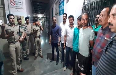 गुर्जर गैंग और पुलिस के बीच मुठभेड़, इनामी बदमाश को मारी गोली, सभी धराए