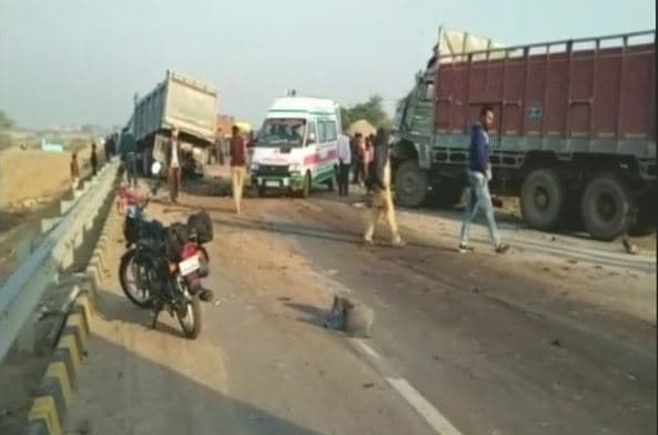 MP में भीषण सड़क हादसे में एक ही परिवार के 5 लोगों की मौत, कार के उड़े परखच्चे