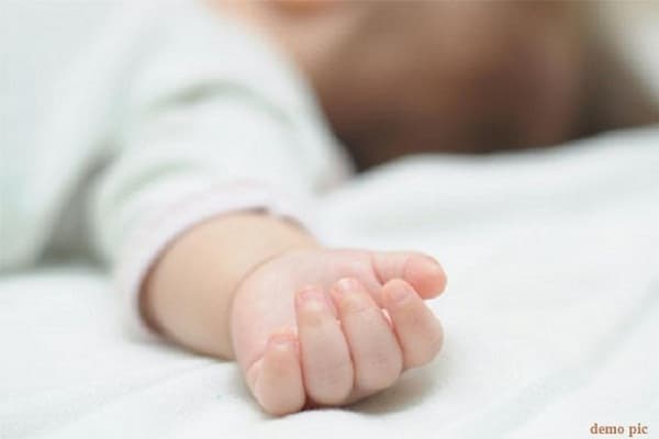 खेलते-खेलते छत से गिरा देढ़ साल का मासूम, हुई मौत