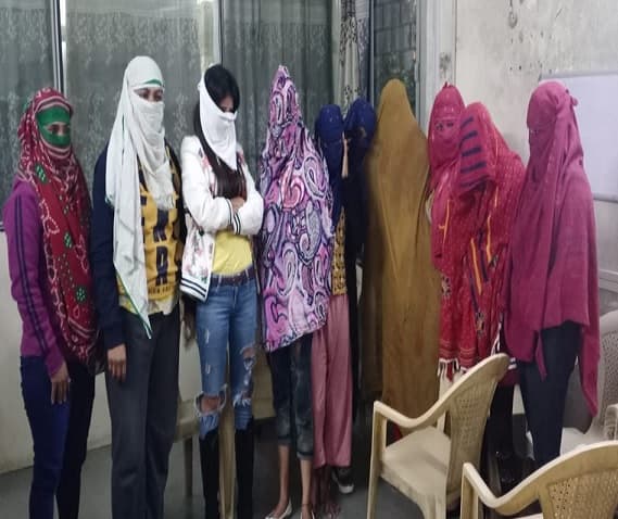 क्राइम ब्रांच ने किया सेक्स रैकेट का भंडाफोड़, आपत्तिजनक हालत में मिले युवक-युवती