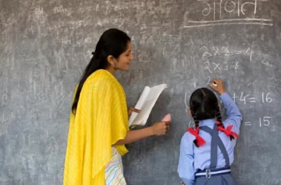 अब अतिशेष शिक्षकों की लिस्ट में स्वर्गवासी शिक्षकों का नाम, विभाग में मचा हड़कंप