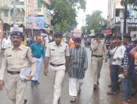 कांग्रेसियों ने TI को कराया लाइन अटैच, SI ने किया बहाल, मचा हड़कंप