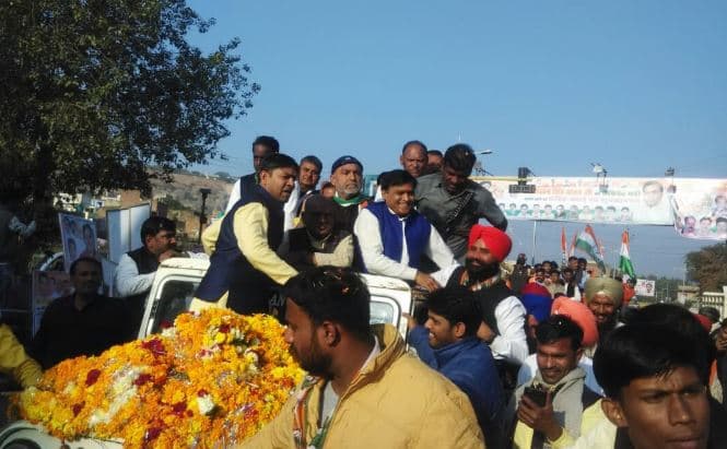 मंत्री लाखन सिंह के समर्थकों का स्टेशन पर हंगामा, यात्रियों की ट्रेन छूटीं, कई की जेब कटी