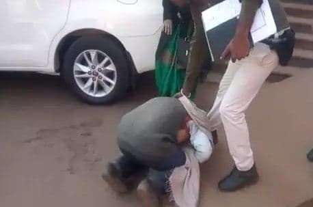 सिंधिया ने कलेक्टर को लगाई फटकार, इधर शाम तक किसान के खेत में लग गया ट्रांसफार्मर