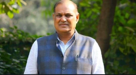 कांग्रेस के इस दिग्गज नेता को मिला कैबिनेट मंत्री का दर्जा