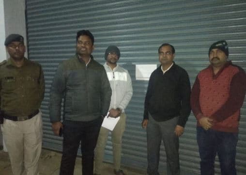सुरक्षा बैटरी फैक्ट्री पर छापा, 15 हजार लीटर अवैध तेजाब का जखीरा जप्त