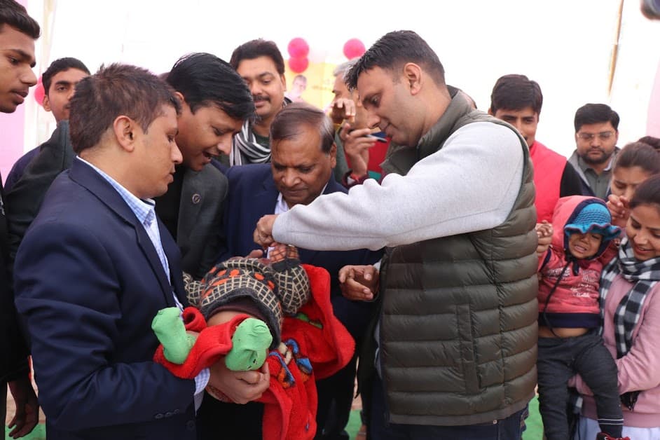 पुलिस अधीक्षक ने पोलियो निरोधक दवा पिलाकर अभियान का किया शुभारंभ