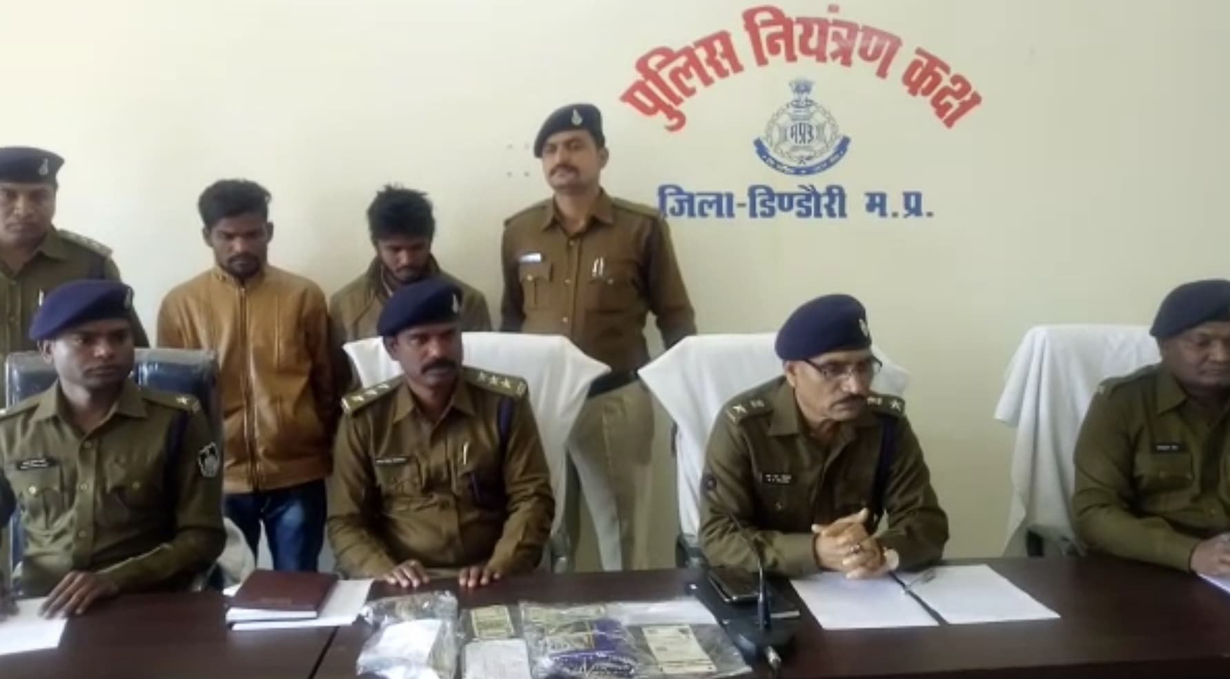 दिनदहाड़े हुई चोरी का पुलिस ने किया पर्दाफाश, सिर्फ नकदी मिली जेवरों का पता नहीं