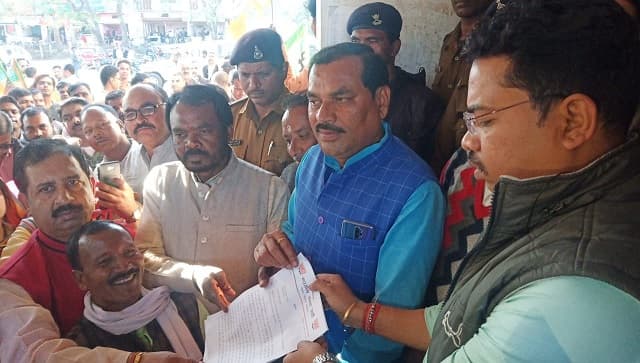 धान, तिपान और मकान के विरोध में अनुपपुर में भाजपा ने किया धरना प्रदर्शन